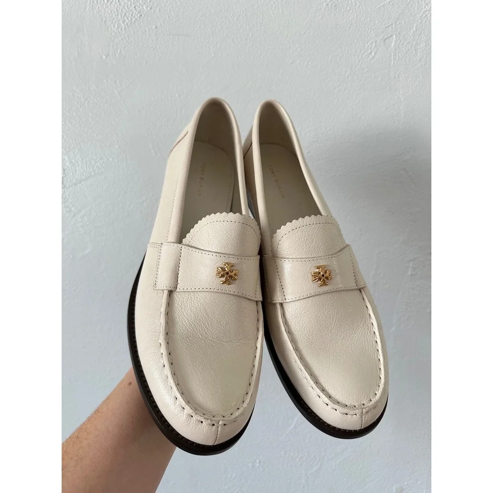 Tory Burch Cream Leather Scalloped Logo Loafers Ivory Low Heel Flats Slip On